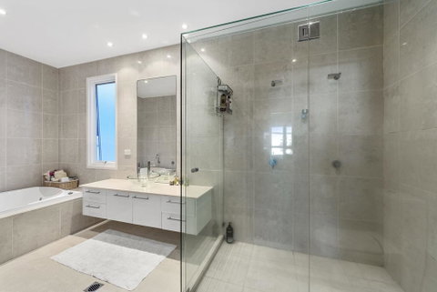 Beachfront By The CC - Family Friendly, Plunge Pool, Steps To The Beach - Foster Accommodation 1