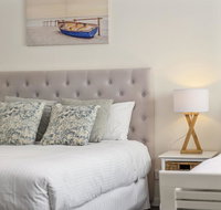 Beachfront by the CC - Family friendly plunge pool steps to the beach - Foster Accommodation