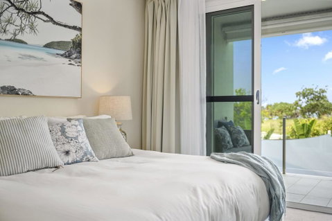 Beachfront By The CC - Family Friendly, Plunge Pool, Steps To The Beach - Foster Accommodation 2