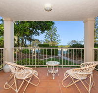 Beachfront On Marine - Foster Accommodation