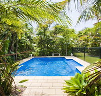 Beachfront Pool House - Absolute beachfront - Foster Accommodation