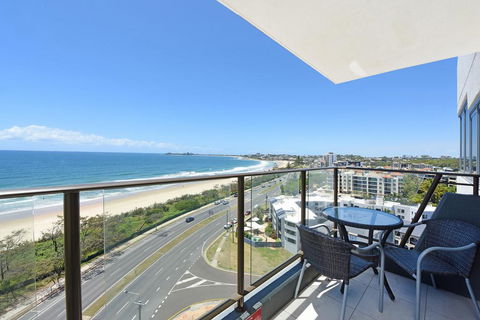 Beachfront Towers - Foster Accommodation 1