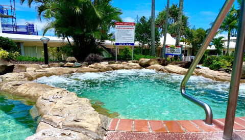 Resort Queen Studio At Alex Beach Resort - Foster Accommodation 1