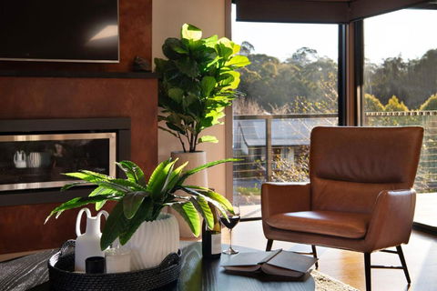 Retreat Lake Daylesford - Free Wifi - Foster Accommodation 3