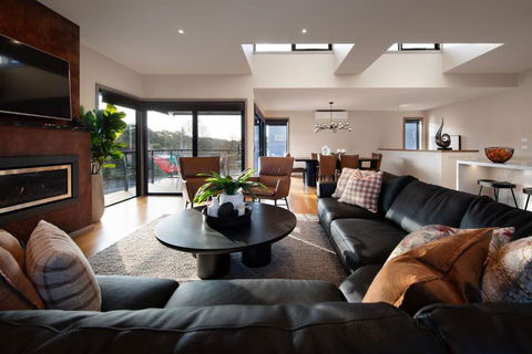 Retreat Lake Daylesford - Free Wifi - Foster Accommodation 2