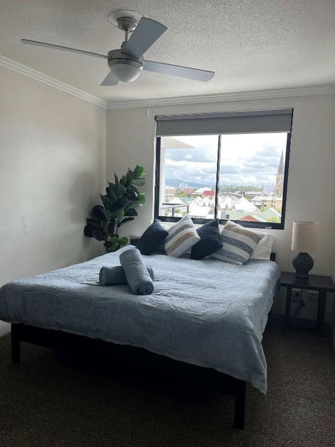 Republic Apartment - Foster Accommodation 1