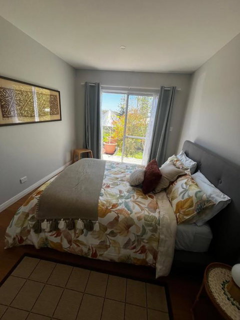 River Studio - Idyllic Location - Foster Accommodation 1