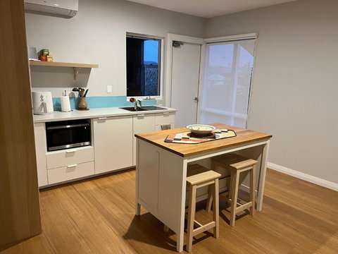 River Studio - Idyllic Location - Foster Accommodation 2