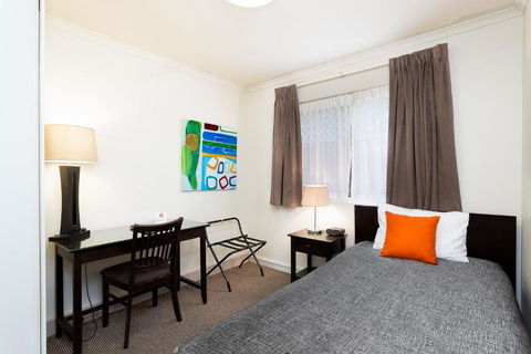 Redcliffe Motor Inn - Foster Accommodation 1