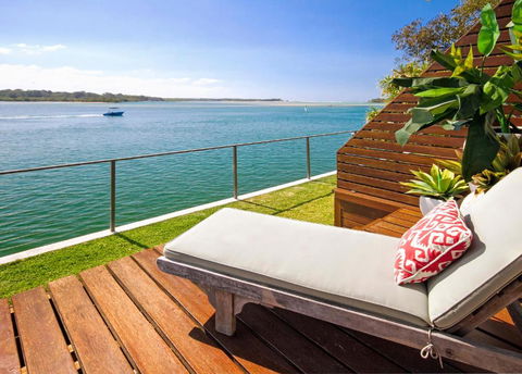 Riverfront Apartment, Perfect Location - Foster Accommodation 2