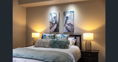 Red Lotus Guesthouse - Foster Accommodation 3