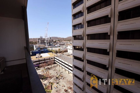 Red Rose Retreat - 1bd 1bth 1CarSp Apt - Foster Accommodation 2