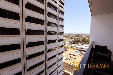 Red Rose Retreat - 1bd 1bth 1CarSp Apt - Foster Accommodation 3