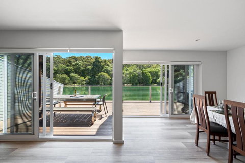 Reflection - Foster Accommodation 3