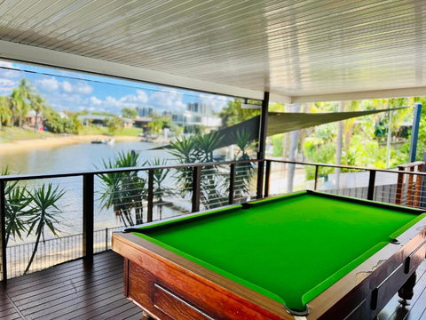 Reflections Broadbeach- Heated Pool! Complete Waterfront Entertainer With Huge Deck, Pool Table And Pontoon - Foster Accommodation 1