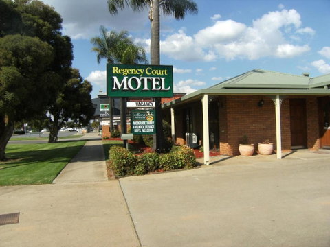 Regency Court Motel - Foster Accommodation 0