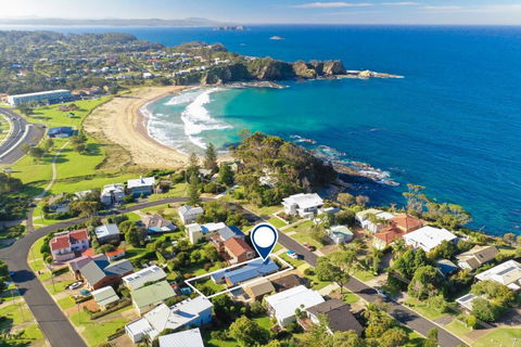 Relax And Reconnect At MaluaBay - Foster Accommodation 0