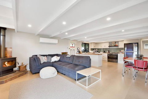 Relax At Goughs Bay - Foster Accommodation 2