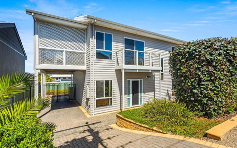 Relax At Rupara - Strandhaus - Foster Accommodation 1