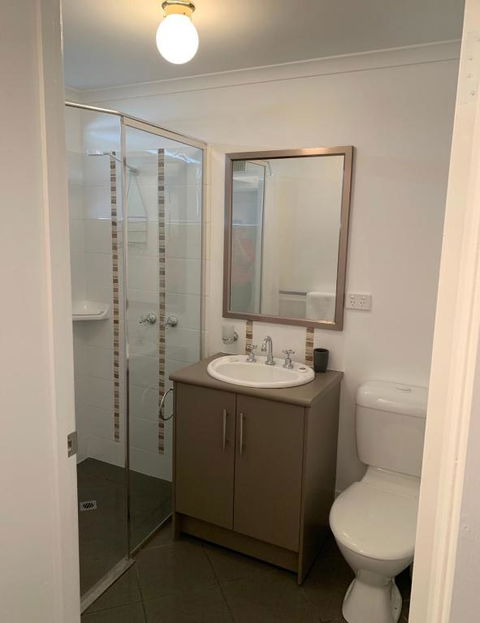 Relax On Bingham - Foster Accommodation 3