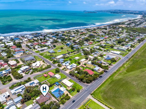 Relaxed Family Beach House - No Linen Included - Foster Accommodation 0