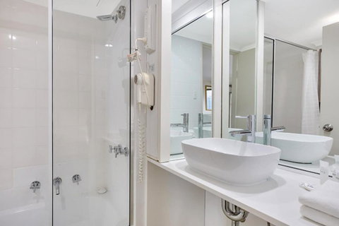 Renovated Stylish Studio - Foster Accommodation 2