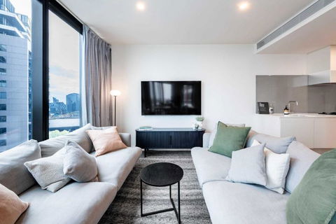 Resort Style Living 2 Bed Apt With Pool BBQ - Foster Accommodation 0