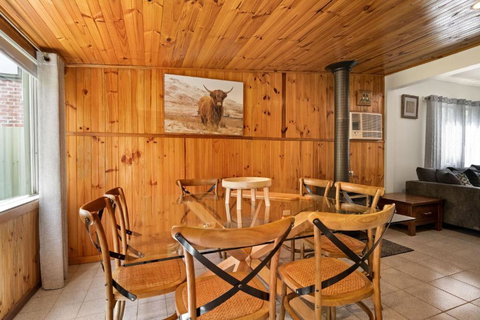 Rest & Relaxation - Foster Accommodation 3