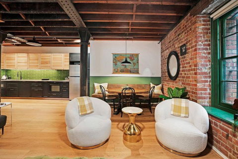 Retro Meets Industrial At Heritage Bond Store - Foster Accommodation 1