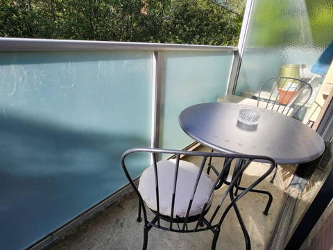 Retro Rose St Kilda Mansions - Foster Accommodation 2