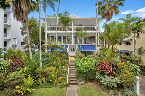 Ribbons Beachfront Apartments Clifton Beach - Foster Accommodation 0