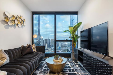 Ritzy Apartment In Iconic Australia 108 With Views - Foster Accommodation 1