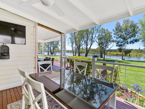 River Views - Foster Accommodation 1