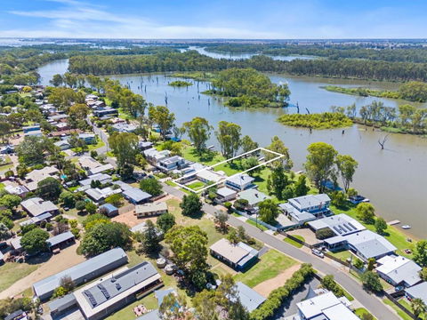 River Views - Foster Accommodation 3