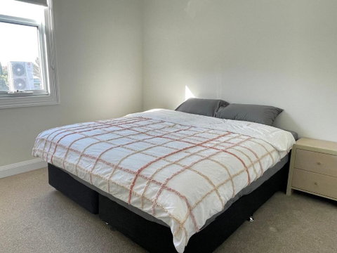Riverside Hotel - Foster Accommodation 0