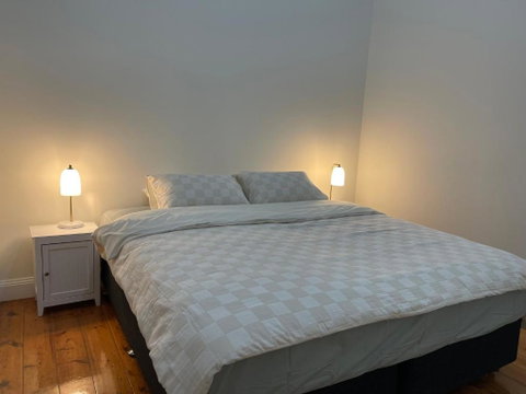 Riverside Hotel - Foster Accommodation 0