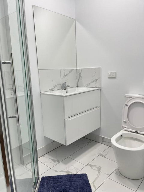 Riverside Hotel - Foster Accommodation 2
