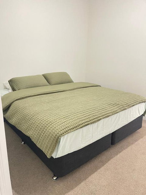 Riverside Hotel - Foster Accommodation 0