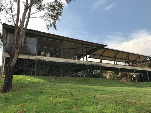 Riverside Farm Retreat - Foster Accommodation 0