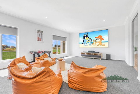 Riverside Meadows - Foster Accommodation 1