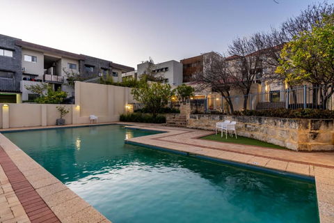 Riverside Panorama Suite Spectacular City Living - Foster Accommodation 2