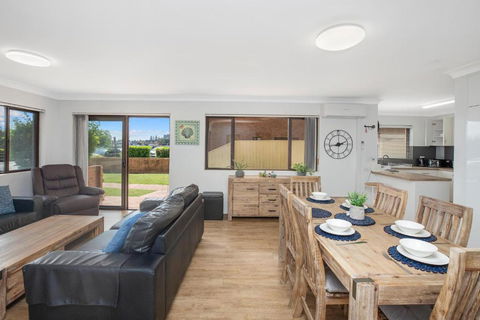 Riverview 1 - Foster Accommodation 2