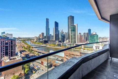 Riverview Suites By EdgeTrip - Foster Accommodation 0