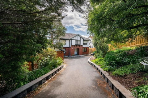 Riveting House With Incredible Water-view At SandyBay - Foster Accommodation 0