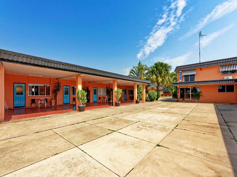 Riviera Motel Bundaberg - Foster Accommodation 1