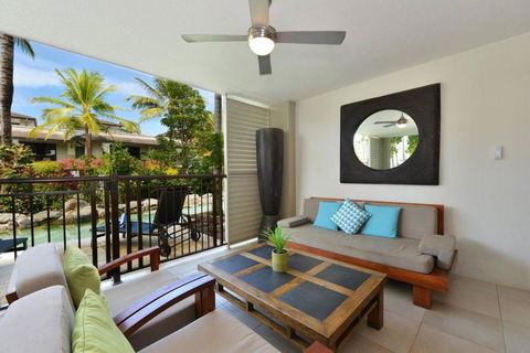 Resort-style Swim Out - A True Tropical Oasis - Foster Accommodation 1
