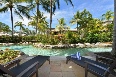 Resort-style Swim Out - A True Tropical Oasis - Foster Accommodation 0