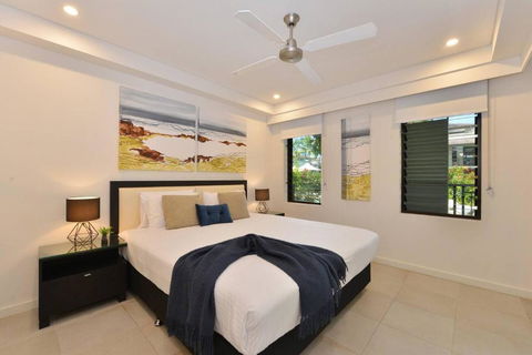 Resort-style Swim Out - A True Tropical Oasis - Foster Accommodation 2