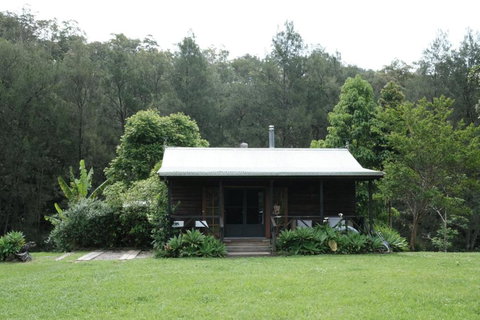Romantic Wooden Nature Cabin Overlooking Forest & Crystal Clear River - Foster Accommodation 0