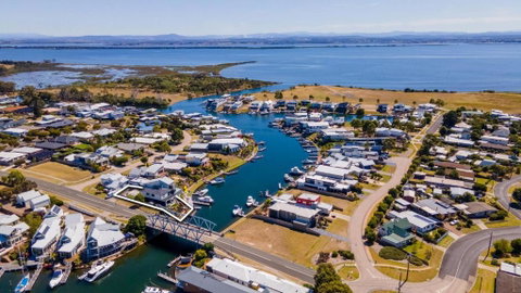 Riviera View - Foster Accommodation 1